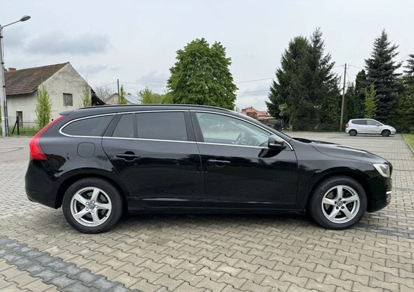 Volvo V60 cena 47900 przebieg: 199000, rok produkcji 2015 z Rzeszów małe 326